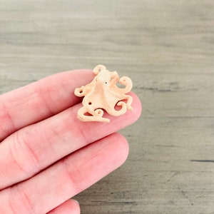 Micro Miniature Octopus / Coral Sea Ocean Creature Kraken Sea Life Animals Craft Making Tiny Figure