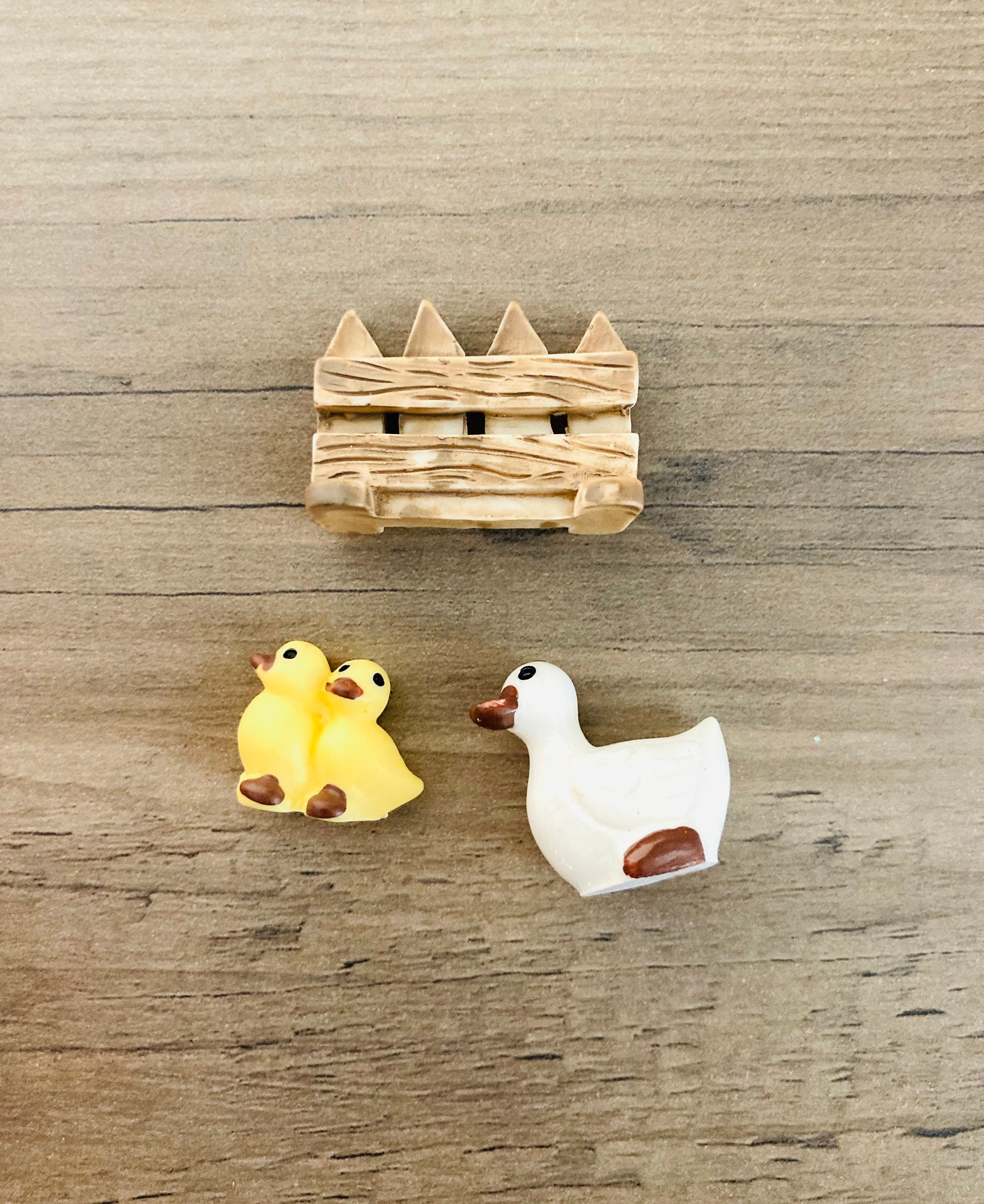 Miniatur-Enten Als Deko-Zubehör – Höhe 1,4 Cm, Für 5–7 Cm Figuren, Ideal Für Dioramen, Modellbau, Spielzeuglandschaften Oder Sammler