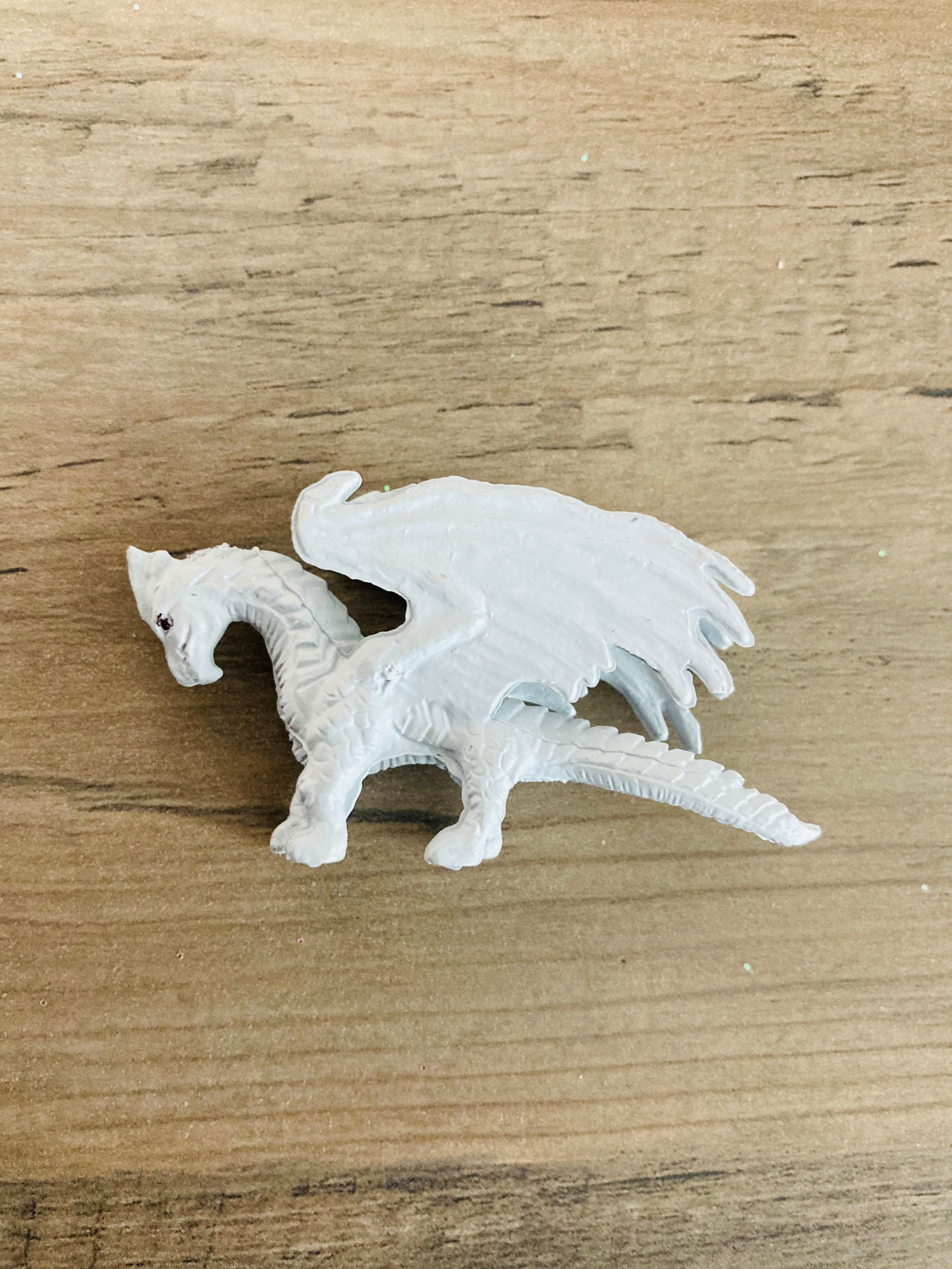 Hbbgdiy Mini Figuras De Dragones 16 Piezas | Dragones Voladores De Plástico Realista | Para Pasteles, Proyectos Escolares Y Juego Imaginativo | Educativo Y Seguro Para Niños