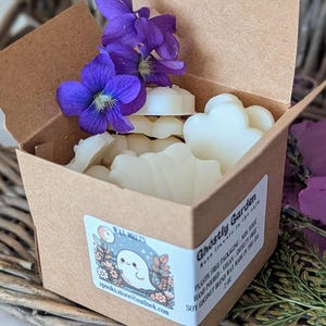 Wax Melts: Ghostly Garden - moonflowers and rain -ghost and flower shaped wax melts - strongly scented home fragrance / home decor