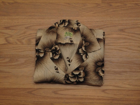 mens vintage Hawaiiana aloha shirt