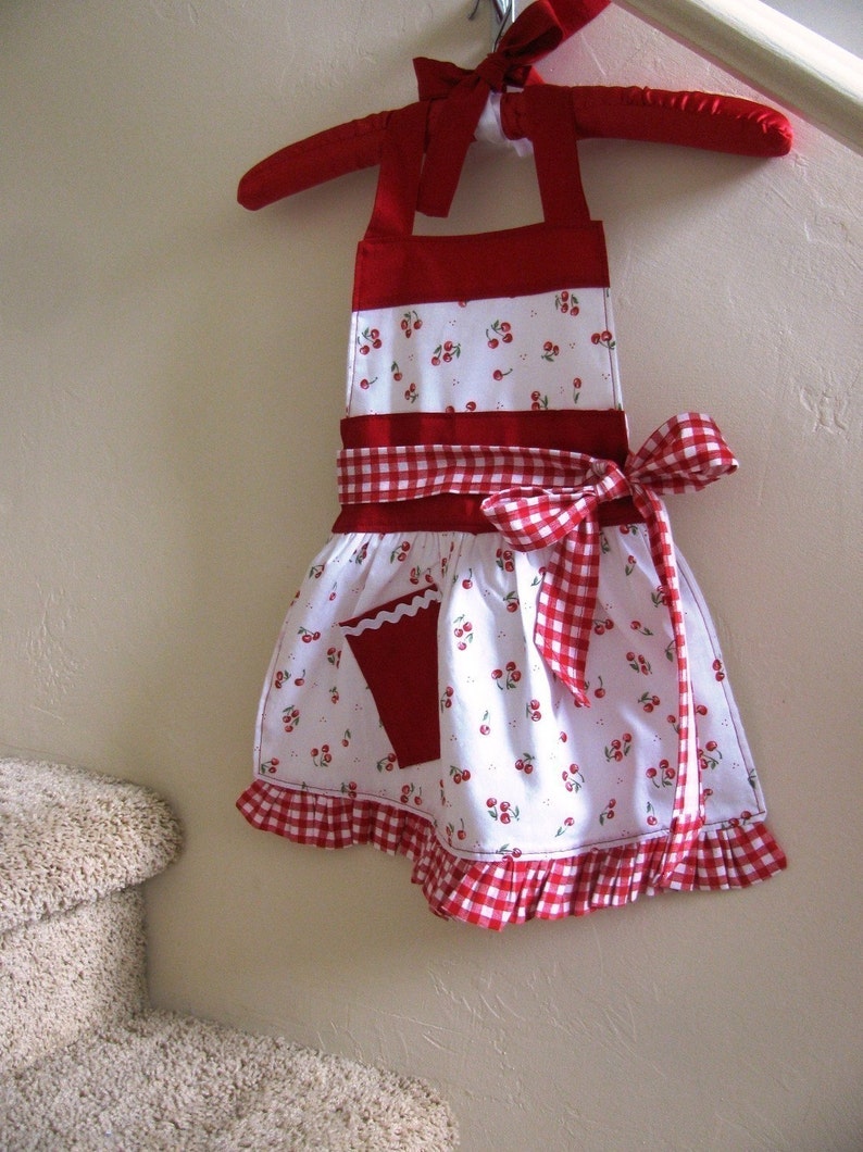 Ruffle Bottom Toddler Apron children's sewing PDF Pattern | Etsy