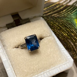 10k White Gold with Blue Spinel