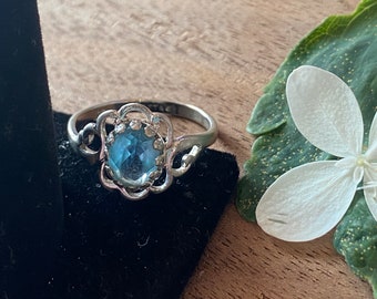 Vintage Sterling Ring with light blue stone