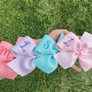 Accesorios para el cabello con monograma
