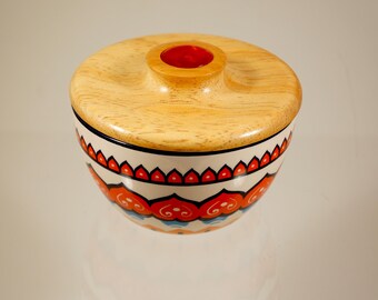 Pottery bowl with wooden lid