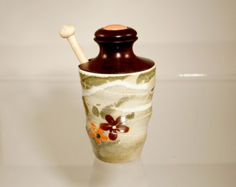 Honey pot with hardwood lid and dipper