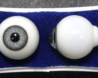 8 mm Schoepfer Antique Blue Oval Hand blown Glass Eyes 5 mm Iris   SE8BL 
