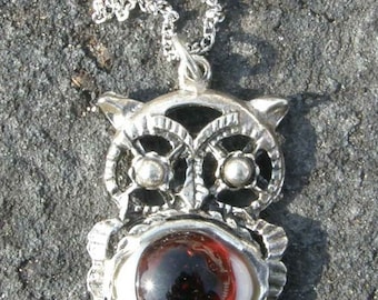 collier de bijoux vintage, pendentif hibou et oeil de verre S