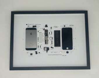 Framed iPhone 5s – Stylish decoration for tech lovers in a 3D frame, mobile phone picture frame, teardown, disassembled iPhone