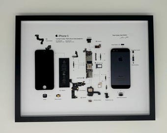Framed iPhone 5 – Stylish decoration for tech lovers in a 3D frame, mobile phone picture frame, teardown, disassembled iPhone