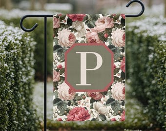 Personalisierte Blumenmonogramm Gartenflagge | Vintage Rose Hoffahne | Benutzerdefinierte Initial Cottage Garten Dekor im Freien