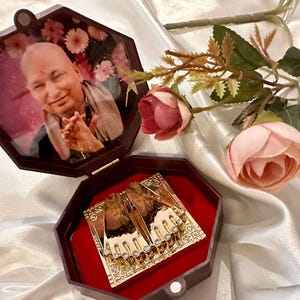 Jai Guruji Charan Paduka, Guruji Bracelet, Guruji swaroop, Guruji blessings always, Guruji Photo for office mandir