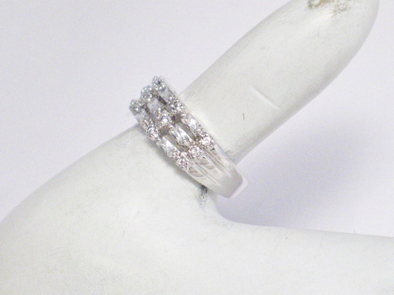 Sterling Silver ring diamond alternative cz gemstone 3 layer stacking band style sz 6.25 7.08 mm wide womens vintage fine jewelry