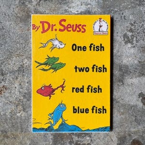 KIDS’ BOOKS MAGNETS 2x3 ”~ Lieblingsbücher der Kinder auf Holz gezaubert. Tolle Geschenke für zukünftige Leseratten! Handarbeit. Auf Bestellung.