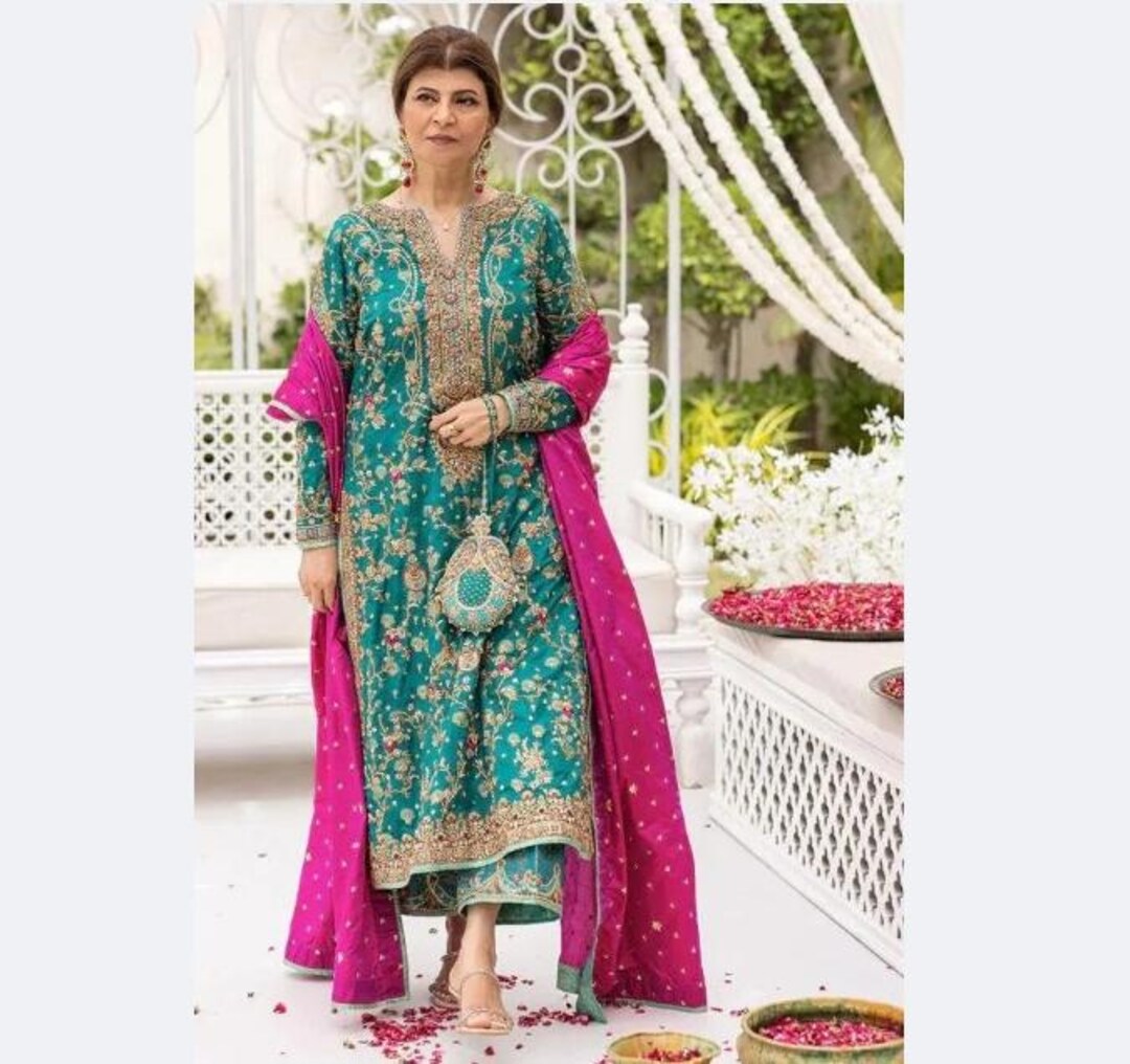 Emerald Green Pakistani Salwar Kameez, Embroidered Silk Wedding Dress Emerald Green Pakistani Salwar Kameez, Embroidered Silk Wedding Dress