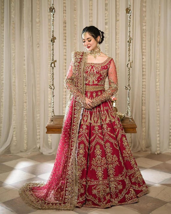 Red Indian Bridal Lahnga Choli: Hand-embellished Pakistani Wedding Dress -  Etsy Israel
