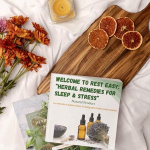 Puede incluir: Un juego de tres tazas de cer&aacute;mica con un acabado mate moteado. Las tazas son de color crema, gris claro y gris oscuro. Cada taza tiene un dise&ntilde;o simple y minimalista.