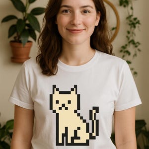 Retro Pixel Cat T-Shirt - Vintage 8-Bit Kitty Design for Gamers and Cat Lovers