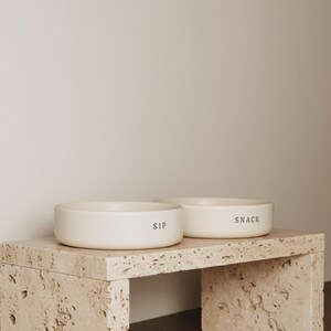 Elevated pet feeder stand image 1