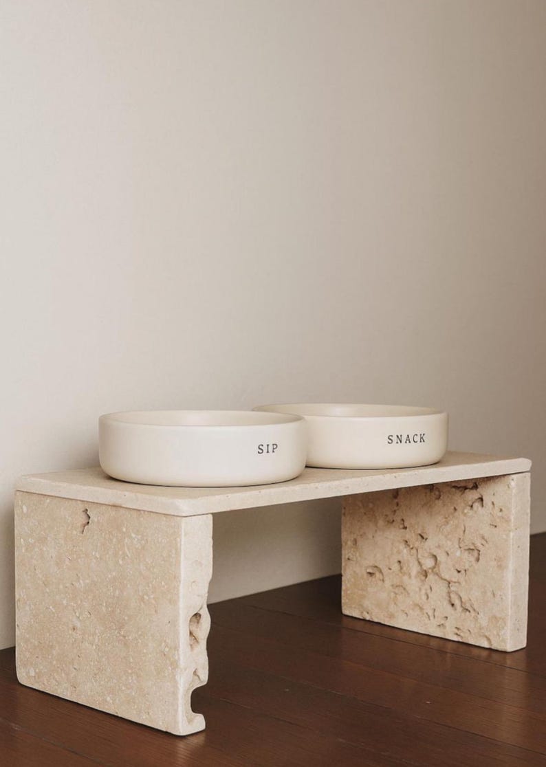Elevated pet feeder stand image 4
