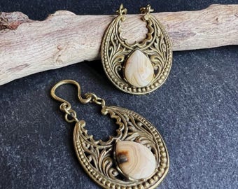 Pesi per orecchie in ottone decorati con pietra naturale "RELIQUIA LUNA" / Per lobi dilatati / Orecchini pendenti / Gioielli mistici