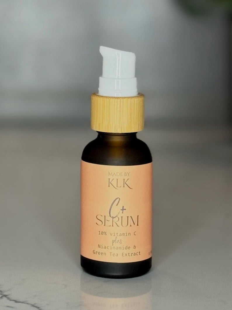 Vitamin C Serum 10% | Brightening | Hydrating Makeup Primer image 3