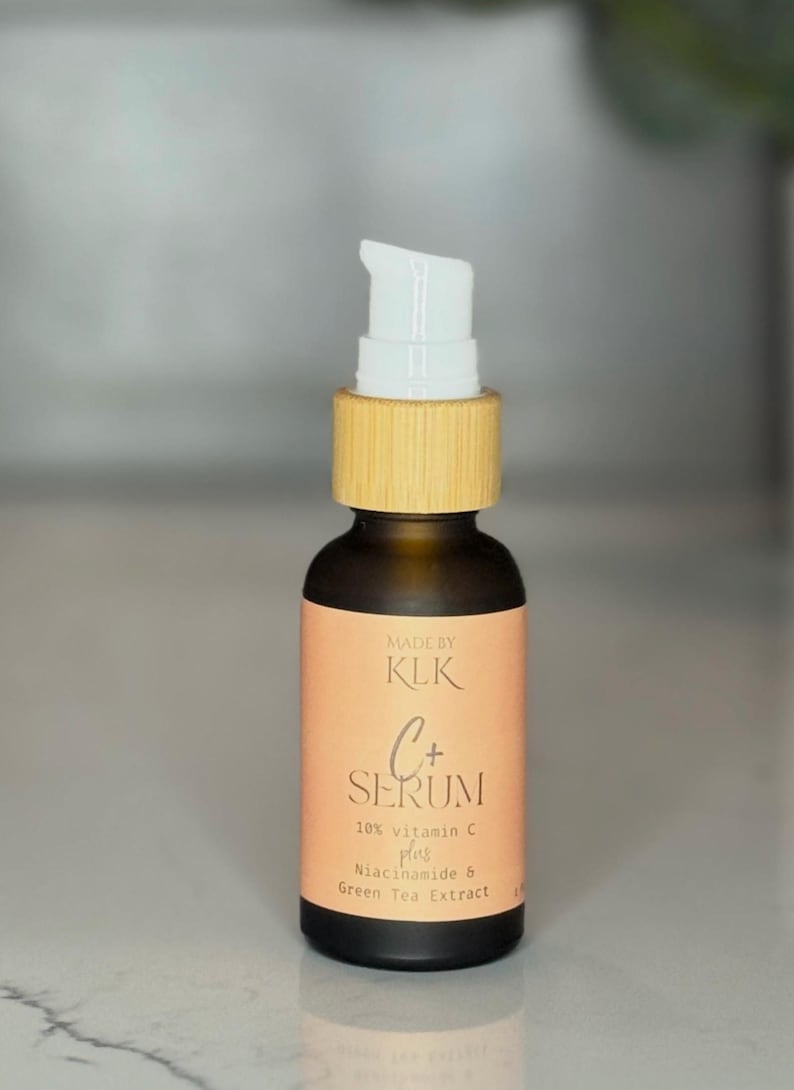 Trío completo para el cuidado de la piel: suero de vitamina C, aceite iluminador de bakuchiol y aceite limpiador orgánico imagen 6