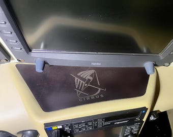 Cirrus SR20/SR22 Leather radio tray mat
