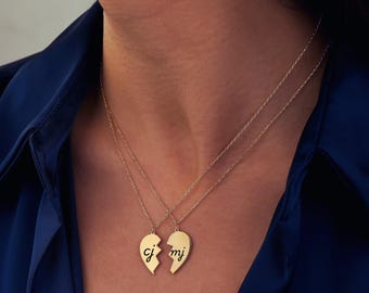 Collar personalizado de corazón dividido: colgantes dorados con iniciales personalizadas