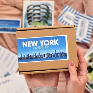 New York Adventure Kit - NYC Trip Reveal Gift - New York Travel Gift - Surprise Holiday Reveal - NYC Guide Cards - Keepsake Travel Gift