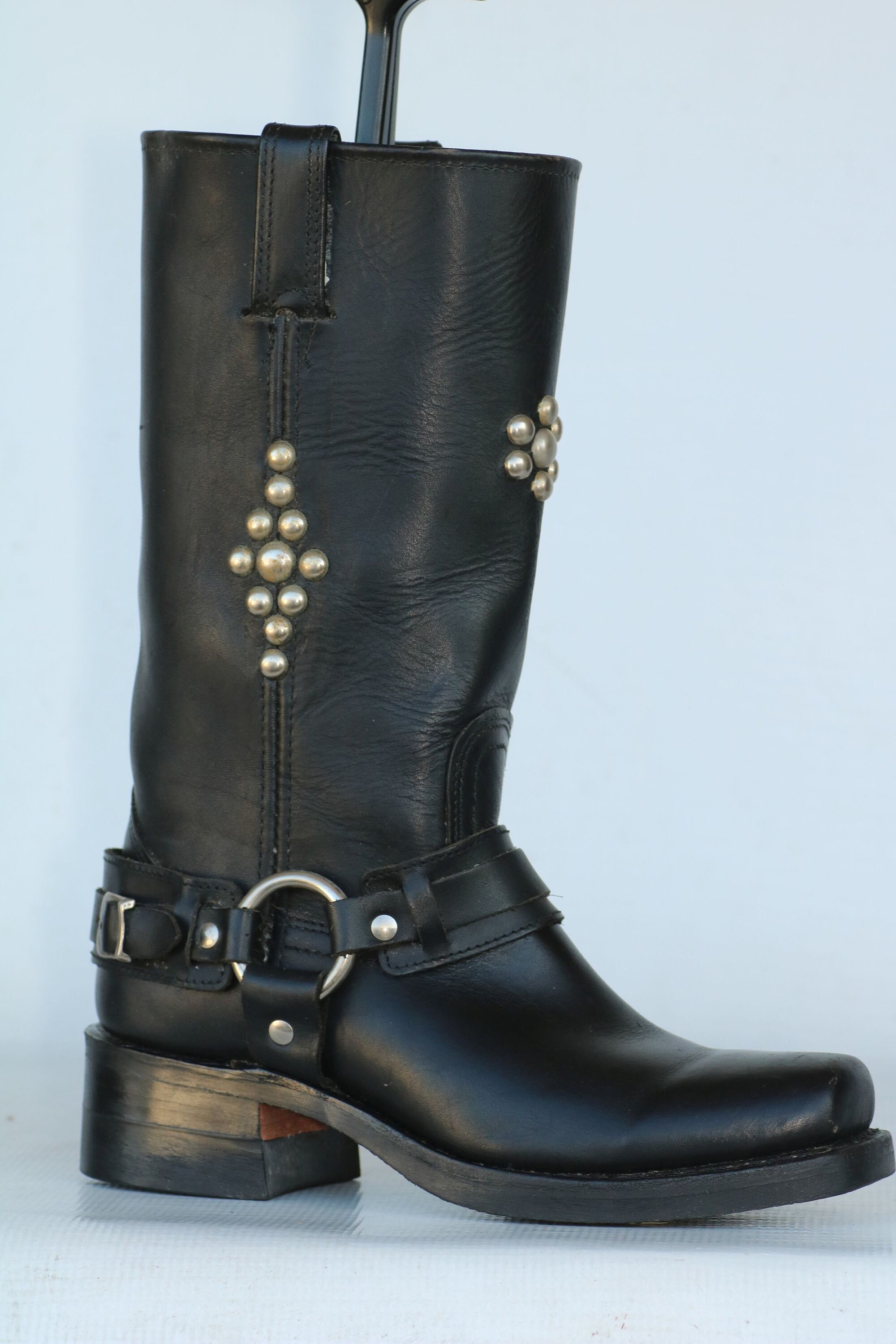 belted harness boots