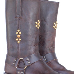 Unique Studded Frye oiled leather mens motorcycle/harness boots 9 M MINT
