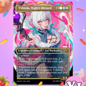 以下が含まれることがあります： 白い髪と暗い衣装をまとったキャラクター「Y'shtola, Night's Blessed」が描かれたトレーディングカード。カードのテキストには、このキャラクターが特定のゲーム能力とステータスを持つ伝説のクリーチャー「Cat Warlock」であることが記されています。