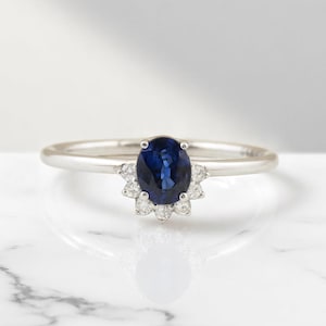 Solid Gold Blue Sapphire Engagement Ring, Dainty Blue Gemstone Ring, Oval Cut Blue Sapphire Band, Sapphire Birthstone Jewelry, Gift for Her
