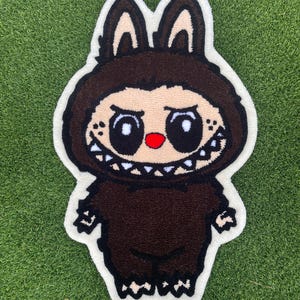 Tapis Labubu, tapis capitonné marron pour chambre d&#39;enfant, tapis avec personnages de dessins animés, tapis de sol capitonné à la main, joli tapis en peluche