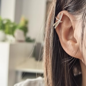 Dragonfly Ear Cuff 1 Paar | Ohrclips | Silber No Piercing Ohrringe |  Leicht (je 2,3g) | Geschenk für Sie