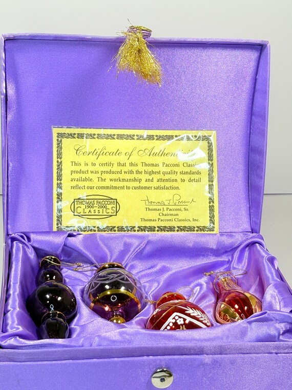 Vintage Thomas Pacconi Classics Museum Series Christmas Glass