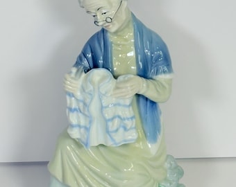 Vintage Duncan Royale Figurine