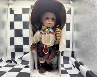 Duck House 12" Heirloom Dolls Kylly D12-7126