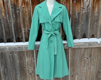 VegavintageFinds Vintage Reversible Trench Coat/ Raincoat