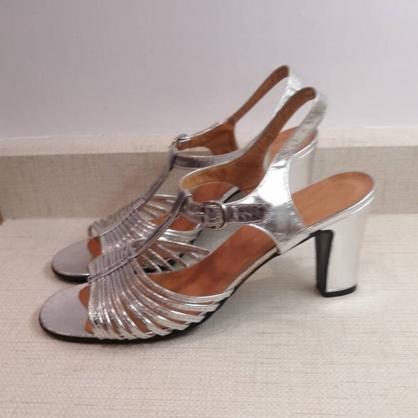 Amazing 1960's Mod Metallic Silver Sandals Italy Leather