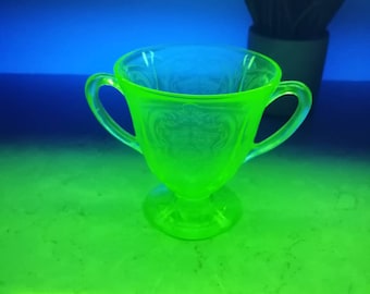 ヴィンテージ ウランガラス シュガーボウル（ソーサー付き）、ダブル
