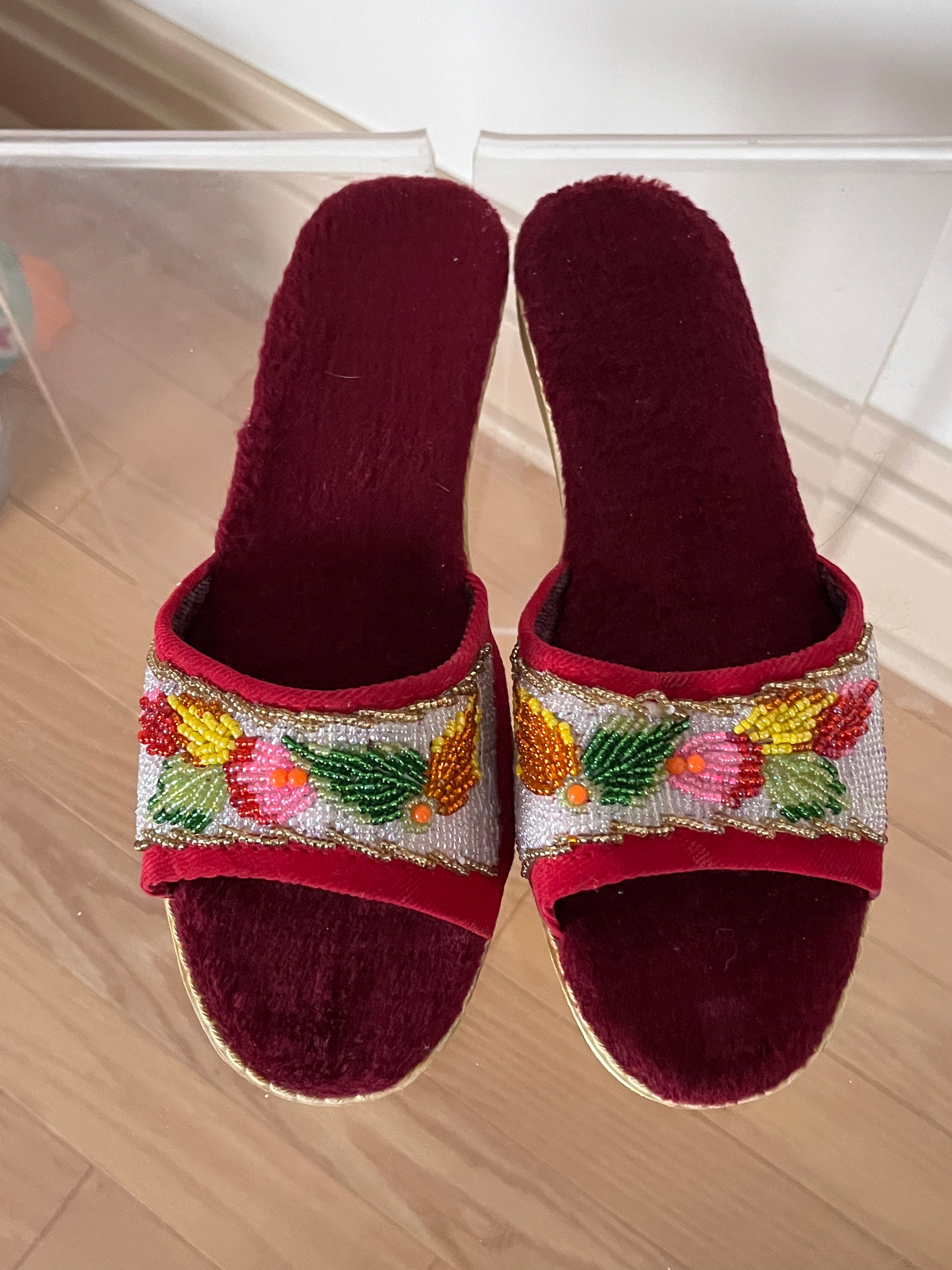 Mules Asiatiques Rouges Et Or à Fleurs – Femme Taille 6 US