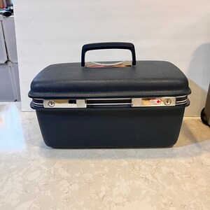 Estuche vintage Samsonite Train Case de los años 60 con bandeja
