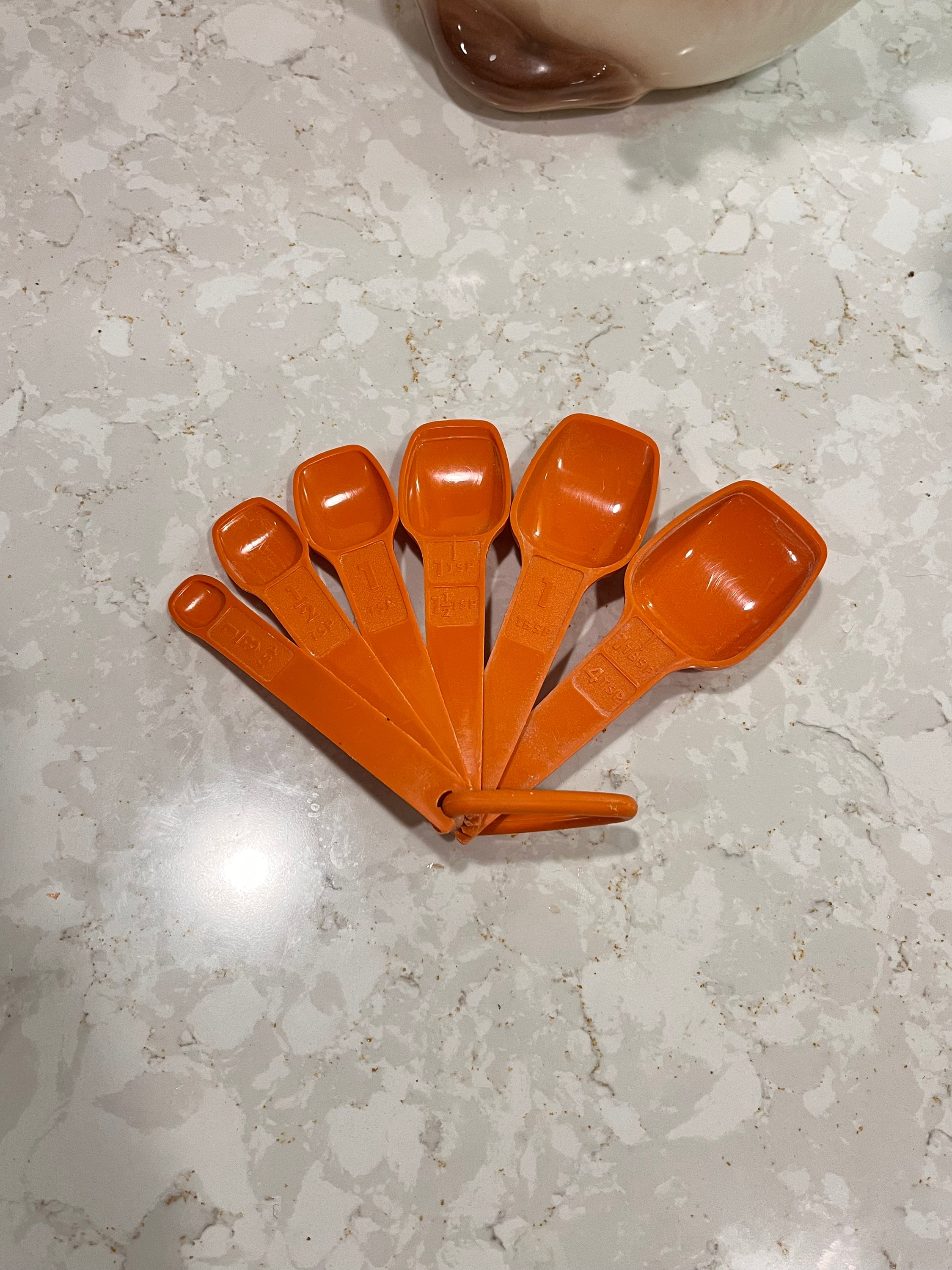 Tupperware Orange Measuring Spoons Complete Set of 7 Vintage 