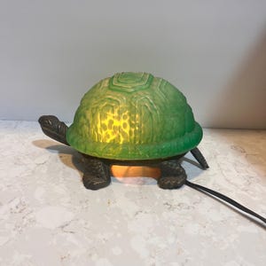 Vintage Turtle Art Glass Lamp