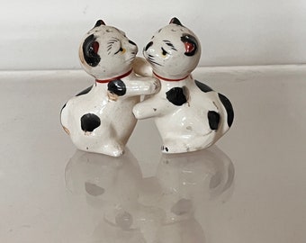 Kissing Kitties Salt and Pepper Shakers Kissing Cats Hugging