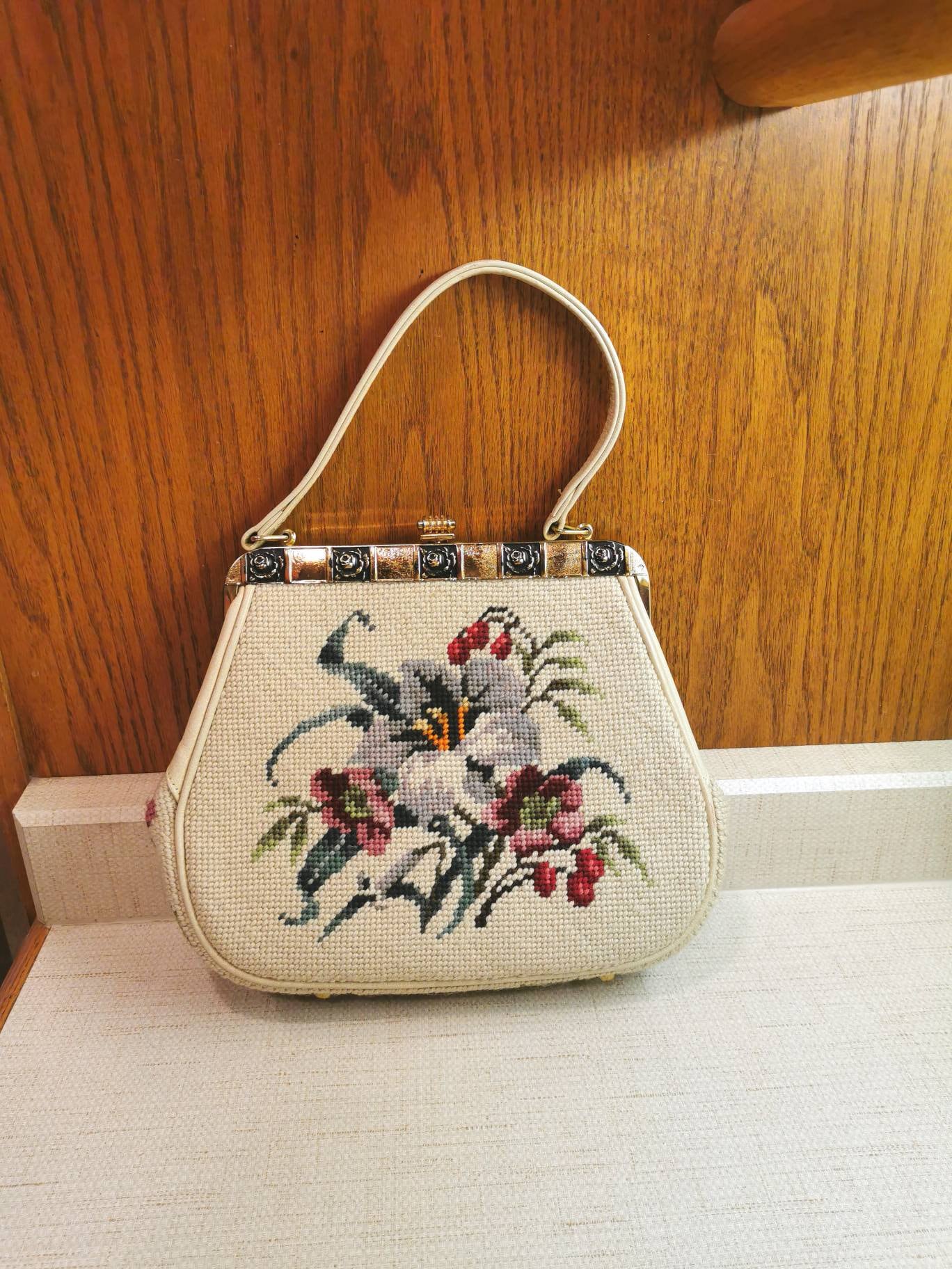 Needlepoint Purse 1950's Flower Design Needlepoint Handbag Purse Needlework