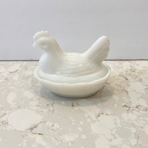 Vintage Milk Glass Hen On Nest